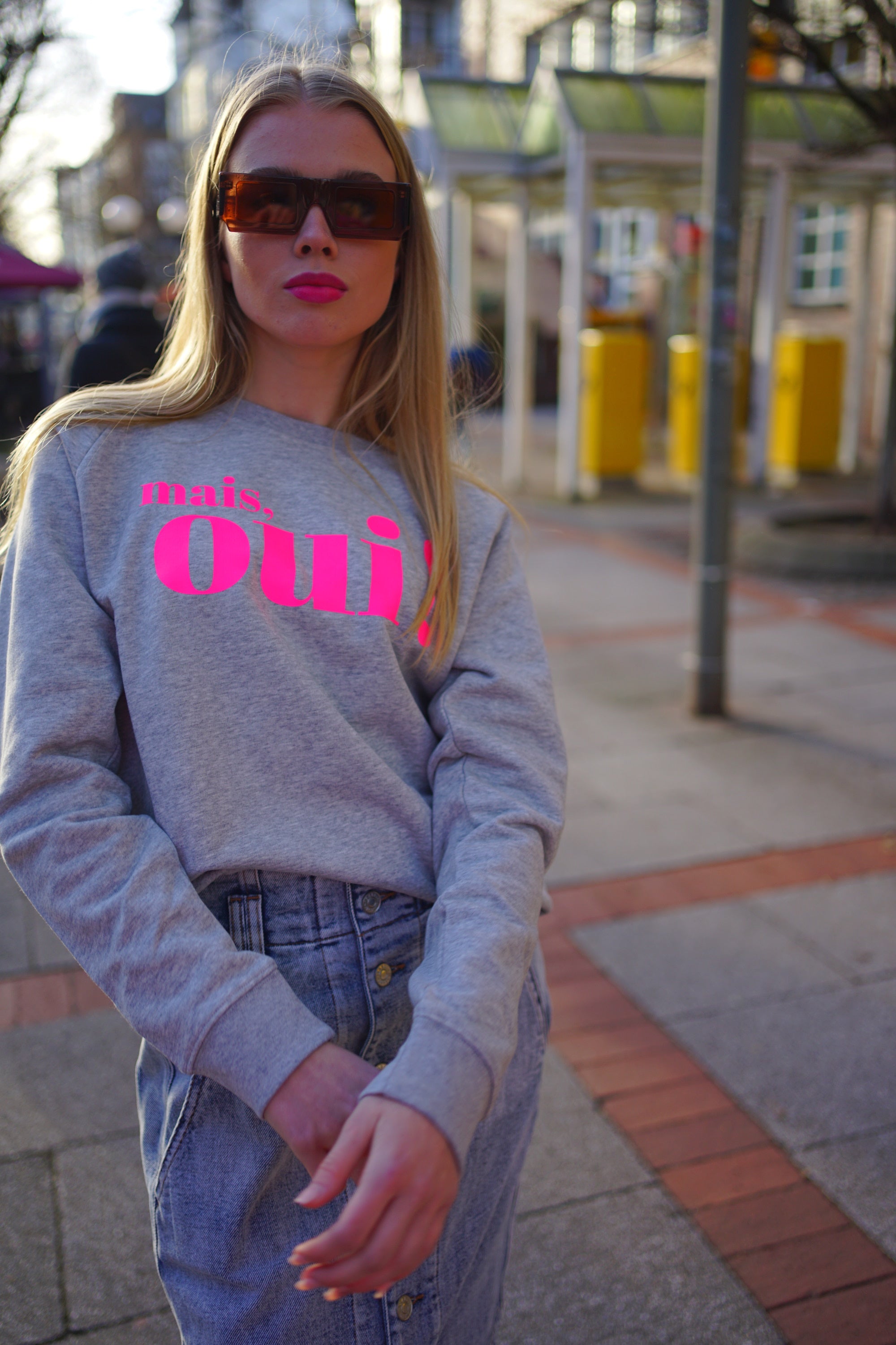 Mais, Oui! Sweatshirt - Grau/Neon Pink – Bonjour Ben