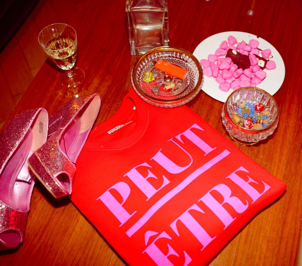Peut-être Sweatshirt – rot / neonpink · Größe XS
