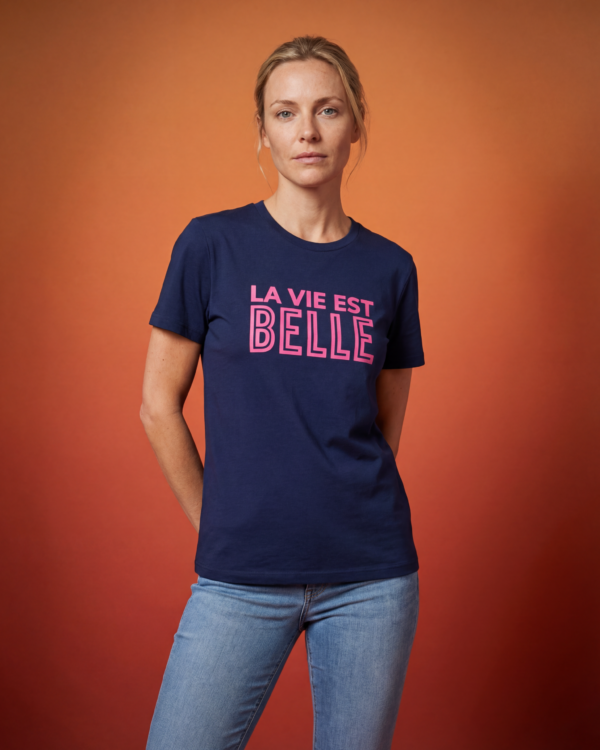La vie est belle T-Shirt dunkelblau / neonpink · Größe XL