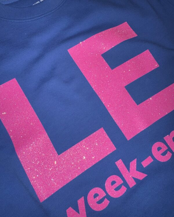 Le week-end. Pullover blau / rosa Glitzer · Größe S