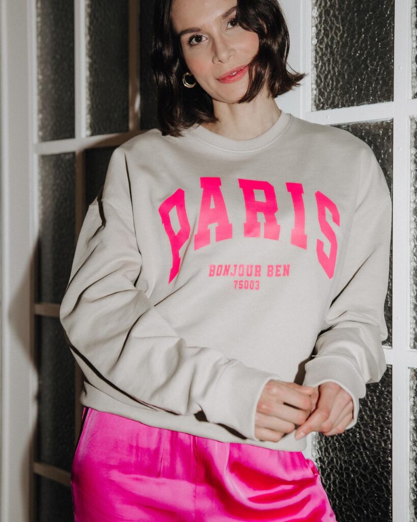 Pretty in Pink Parisian Vibes 💕 • • • #sustainablefashion #ParisianChic #FashionInFrance #FashionFinds #ModeMagnifique #ParisianElegance #FrenchFashionFinesse #ParisianGlamour #bonjourben #sustainability #fashion